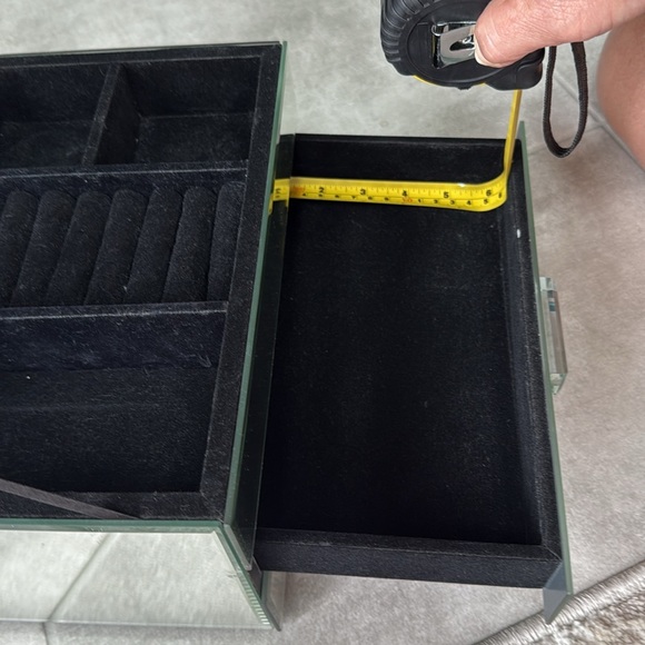 Tahari 2-Drawer, See-Thru Top, 24 Rings, 3 Top Compartment, Mirrored Jewelry Box - Picture 16 of 16